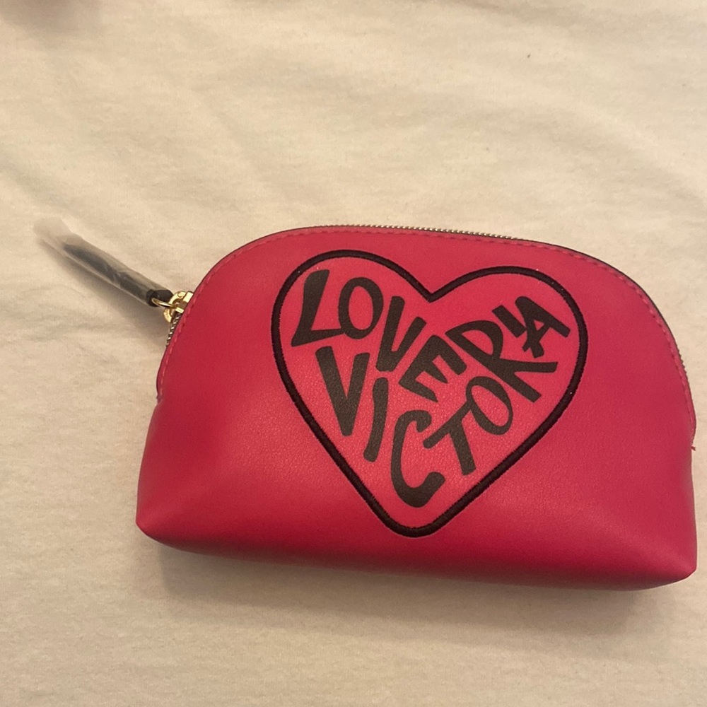 Victoria’s Secret cosmetic bag pink (brand new)🔥🔥